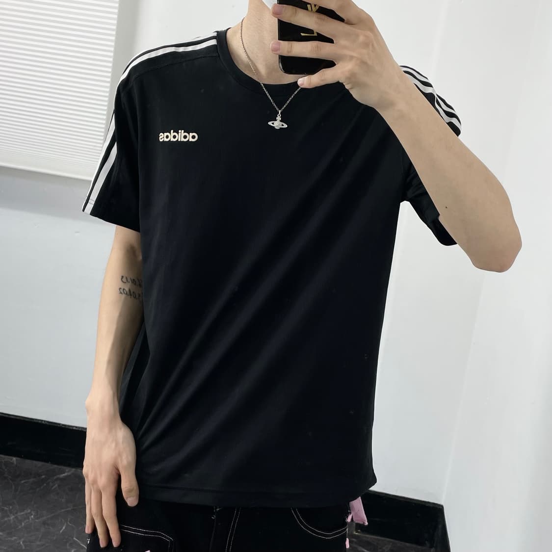 아디다스 오버사이즈 삼선 반팔 티셔츠 상품이미지1