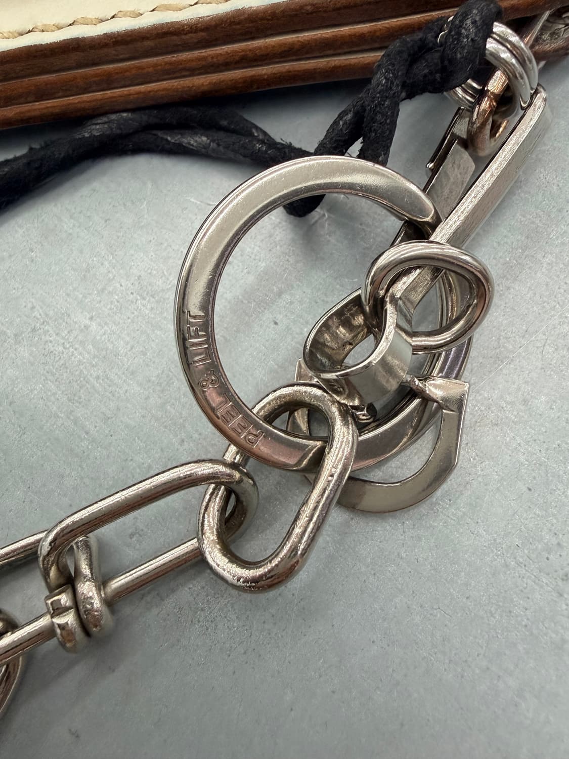 큐스레더+필앤리프트 체인 장지갑 상품이미지6