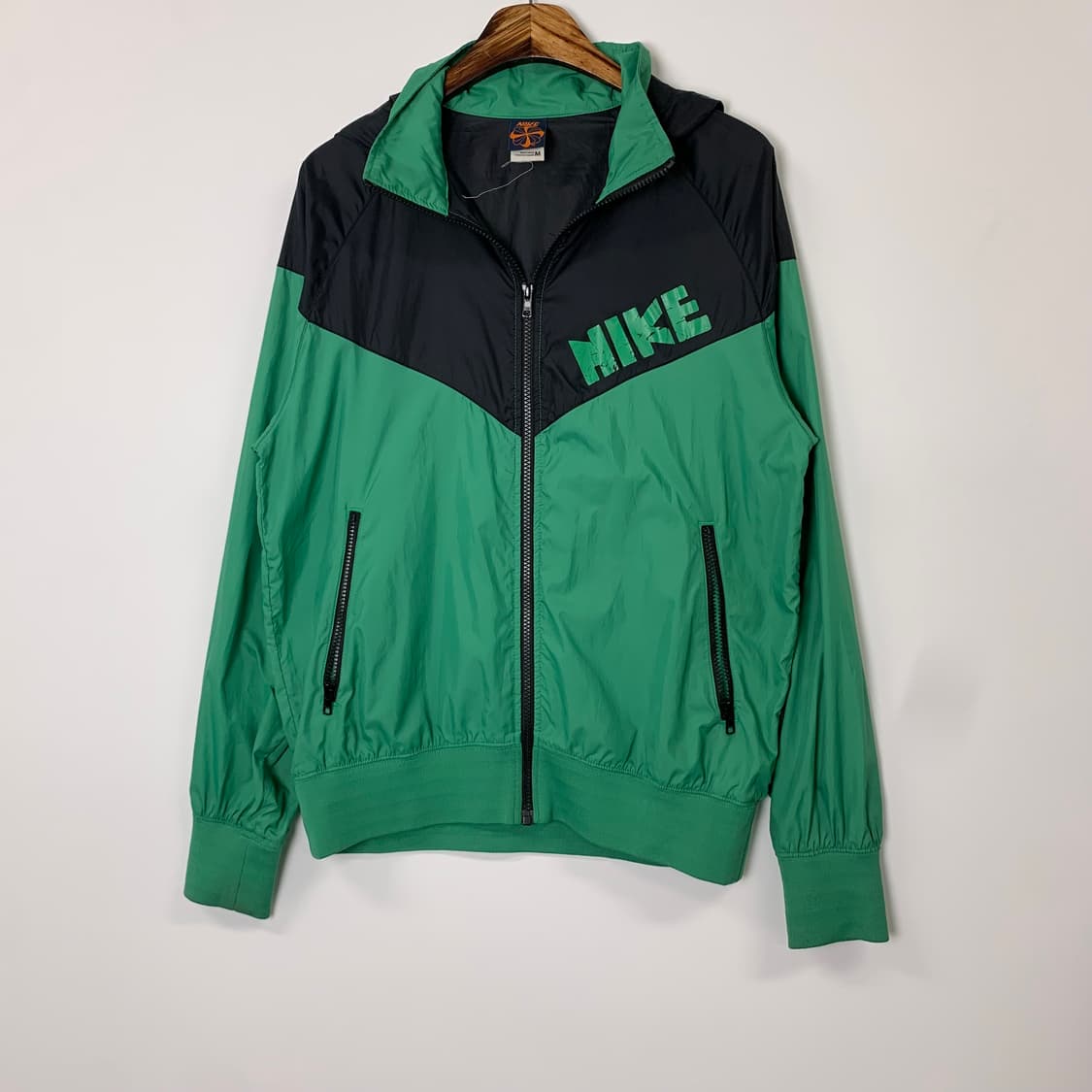 나이키 신형 배색 윈드러너 자켓 상품이미지2