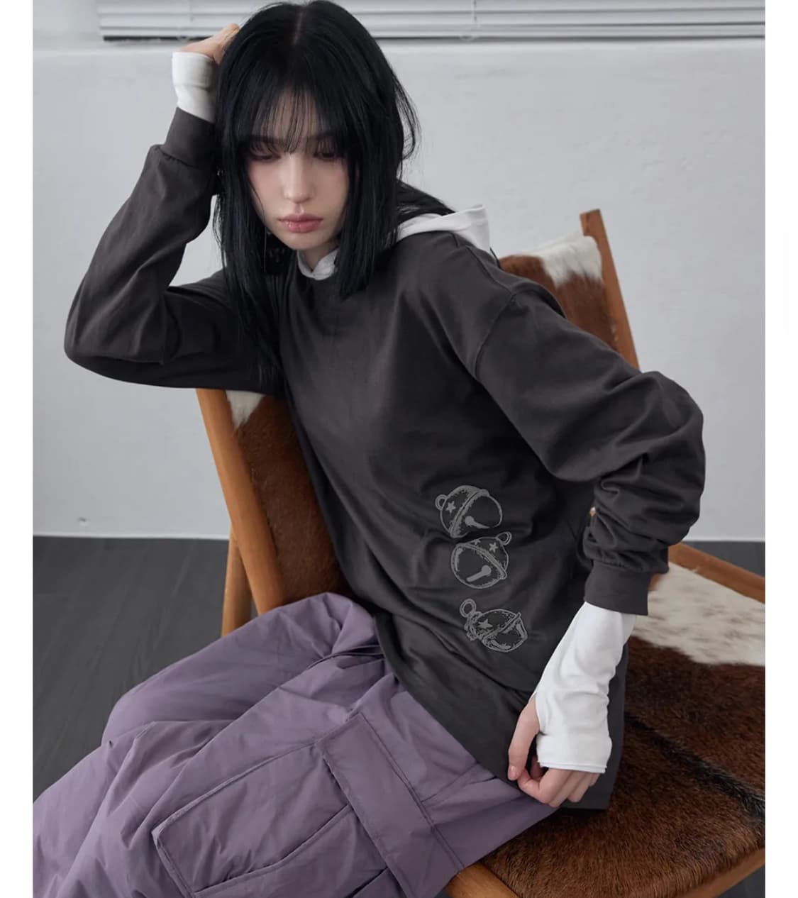 [새상품] rense 렌세 오버사이즈 벨 그래픽 티셔츠 챠콜 상품이미지1