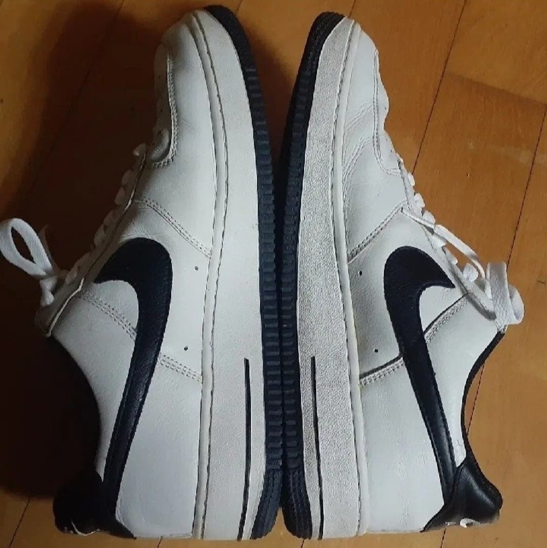 나이키 에어포스1 로우 흰검 반쭈글 2006년판 275 상품이미지6