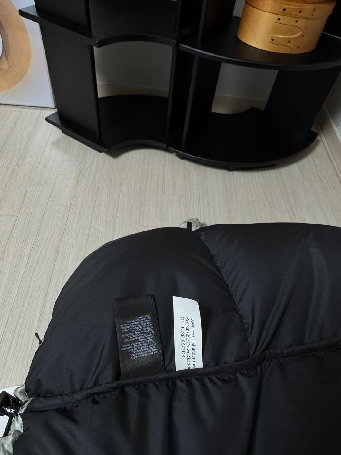 슈프림X노스페이스 페이퍼 눕시 m 새상품컨디션 상품이미지8