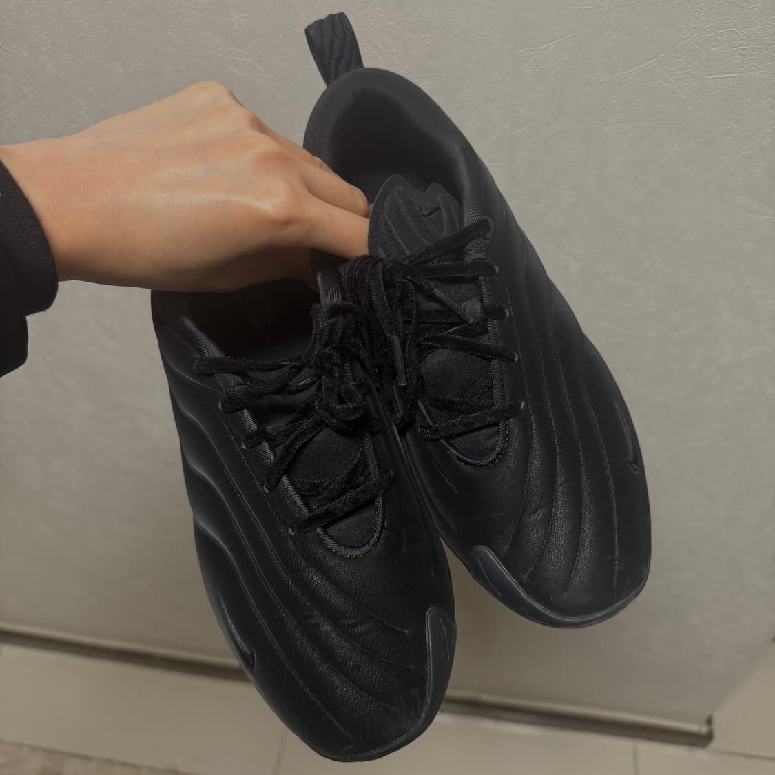 나이키 아스트라 울트라 트리플 블랙 245 상품이미지5