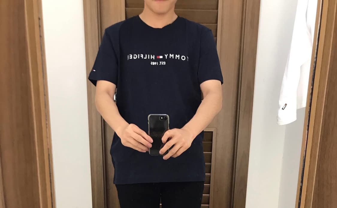 (매장직접구매)(병행수입절대x) 타미힐피거 네이비 반팔티 M 상품이미지2