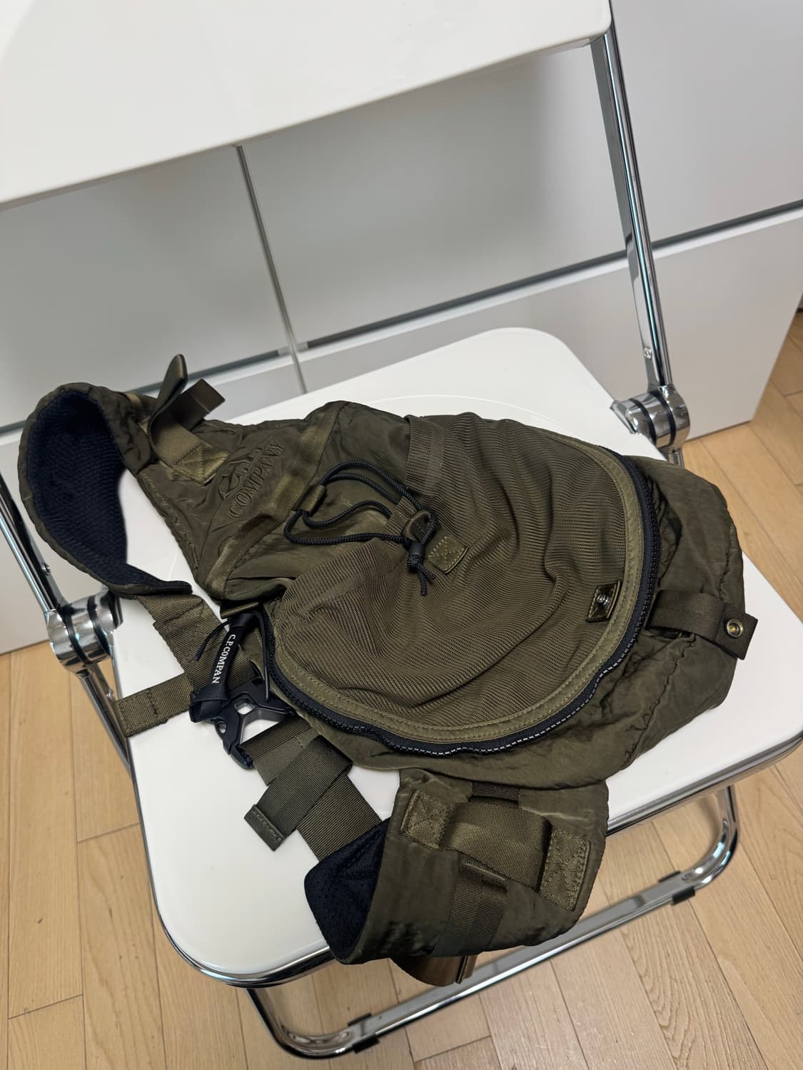 Cp company 슬링백/크로스백(카키) 상품이미지1