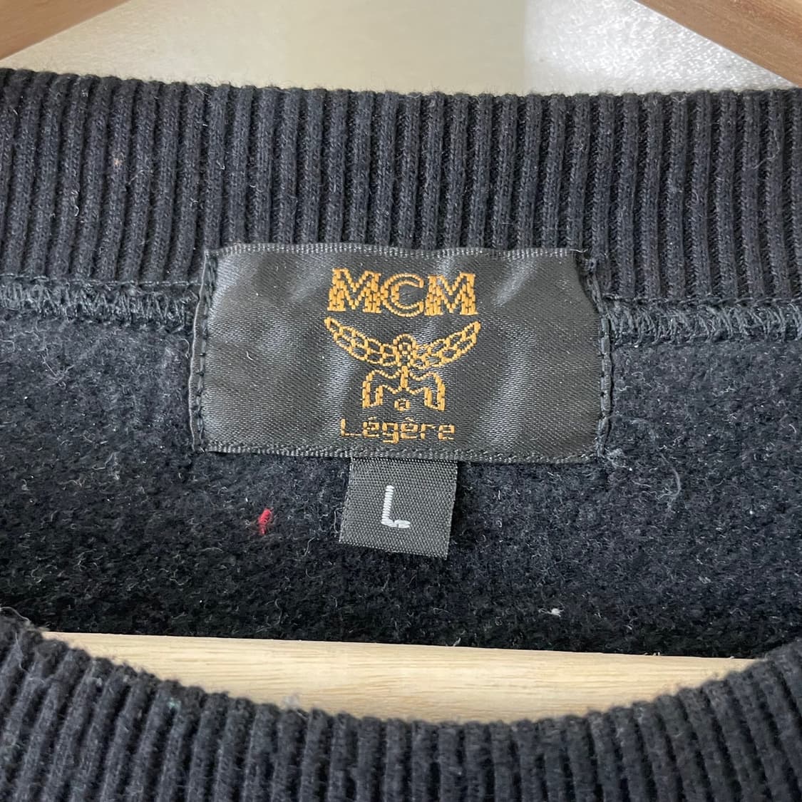 MCM 블랙 미니멀 맨투맨  상품이미지5