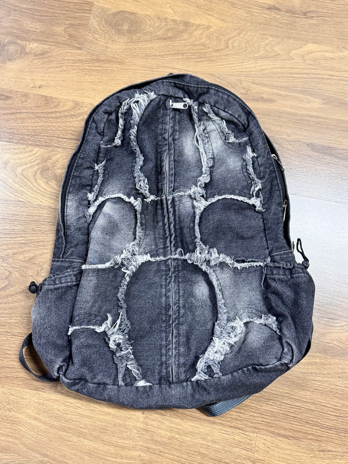이우가마카라스 Washed Denim Turtle Backpack 상품이미지2