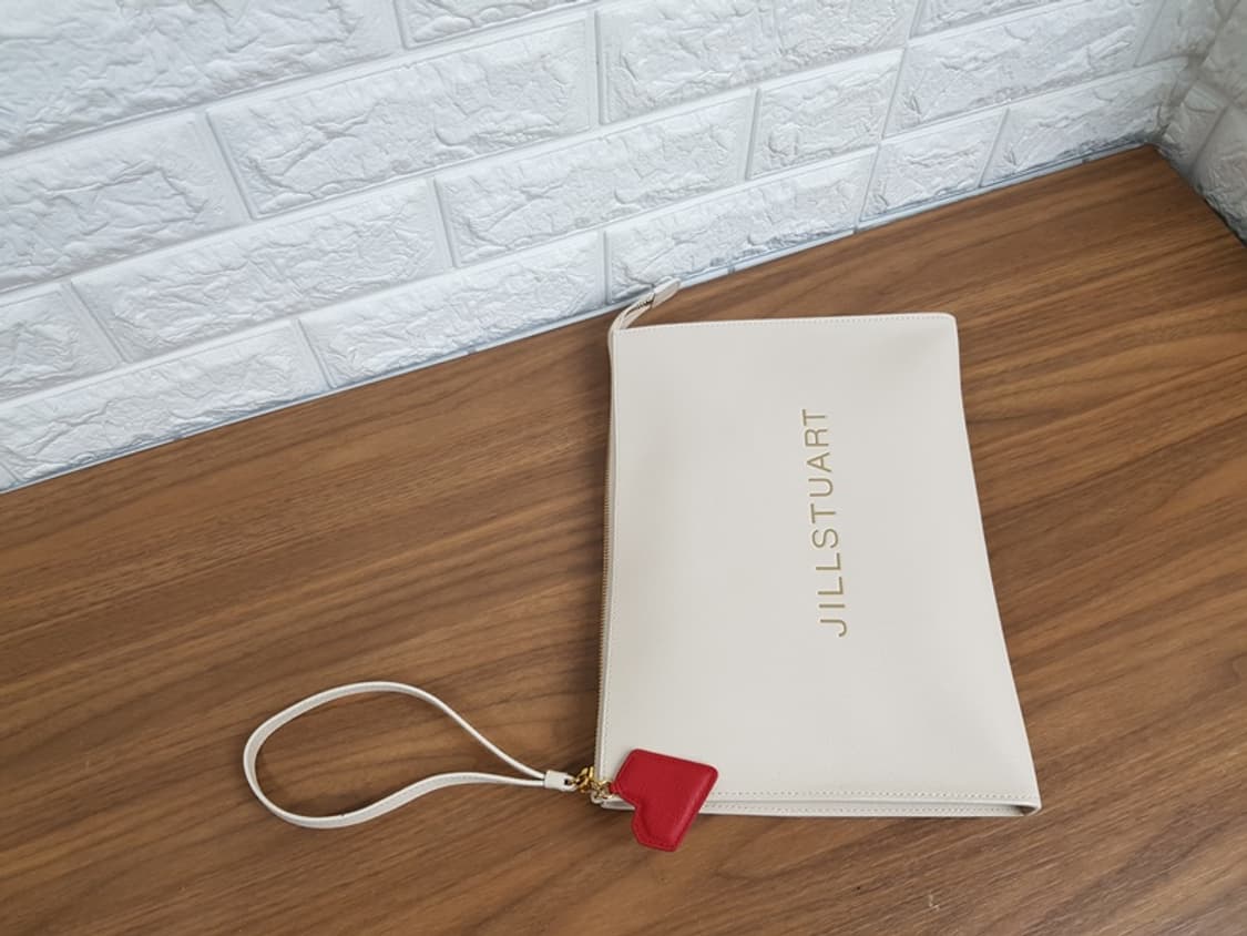 질스튜어트 클러치백 (하트참) 상품이미지3