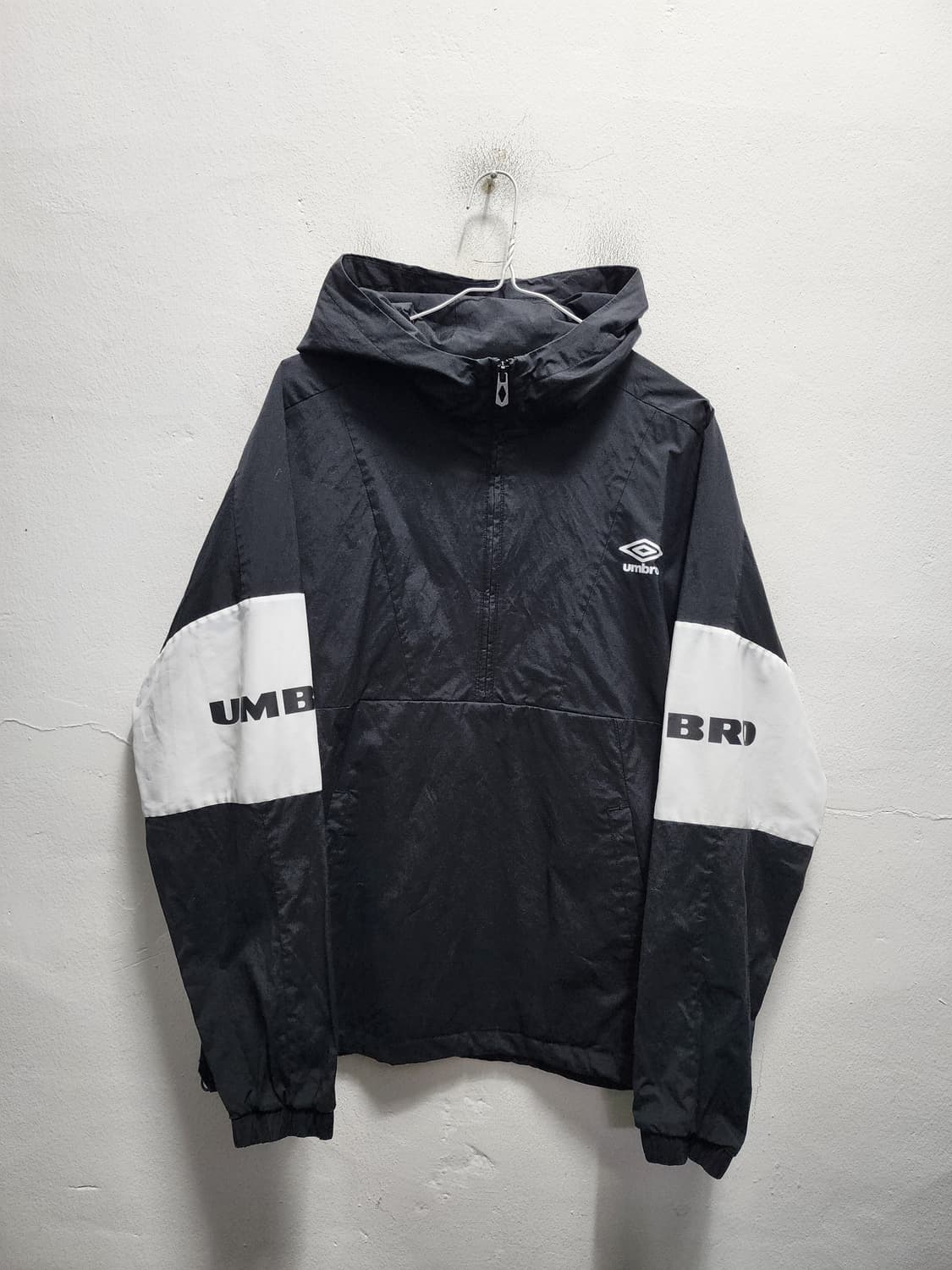 엄브로 오레오배색 바람막이 아노락 상품이미지1