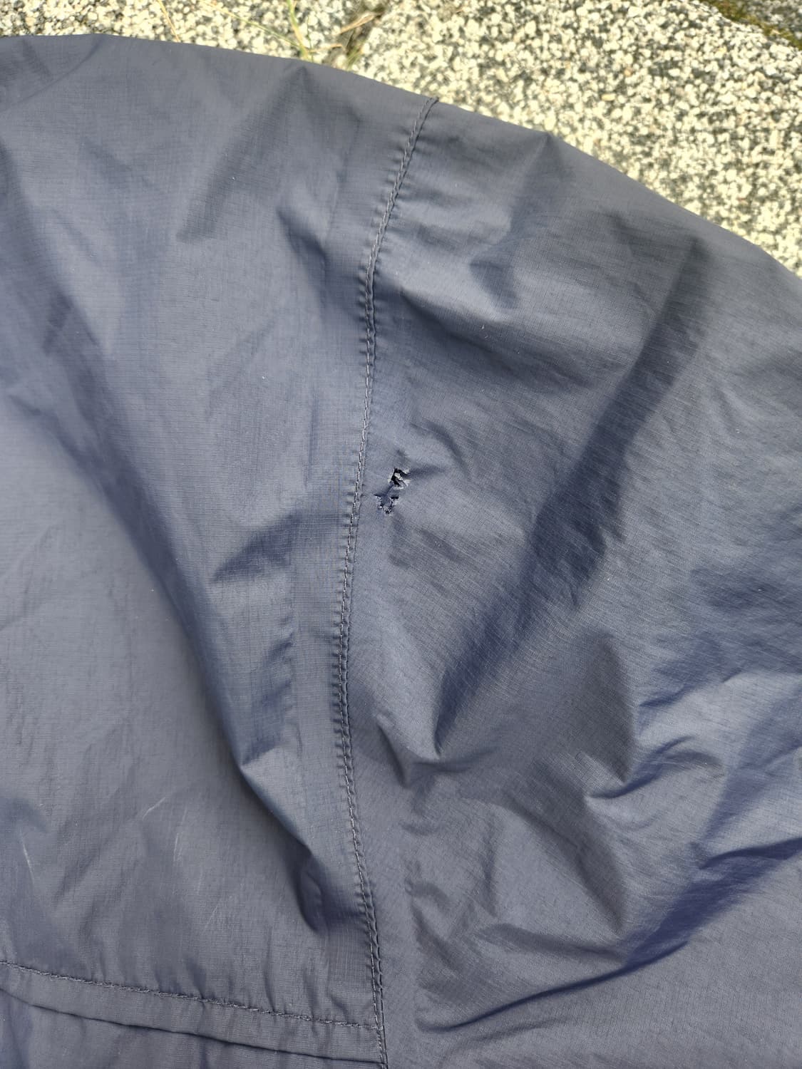 꼼데가르송 X KWAY 바람막이 네이비 2XL 상품이미지3