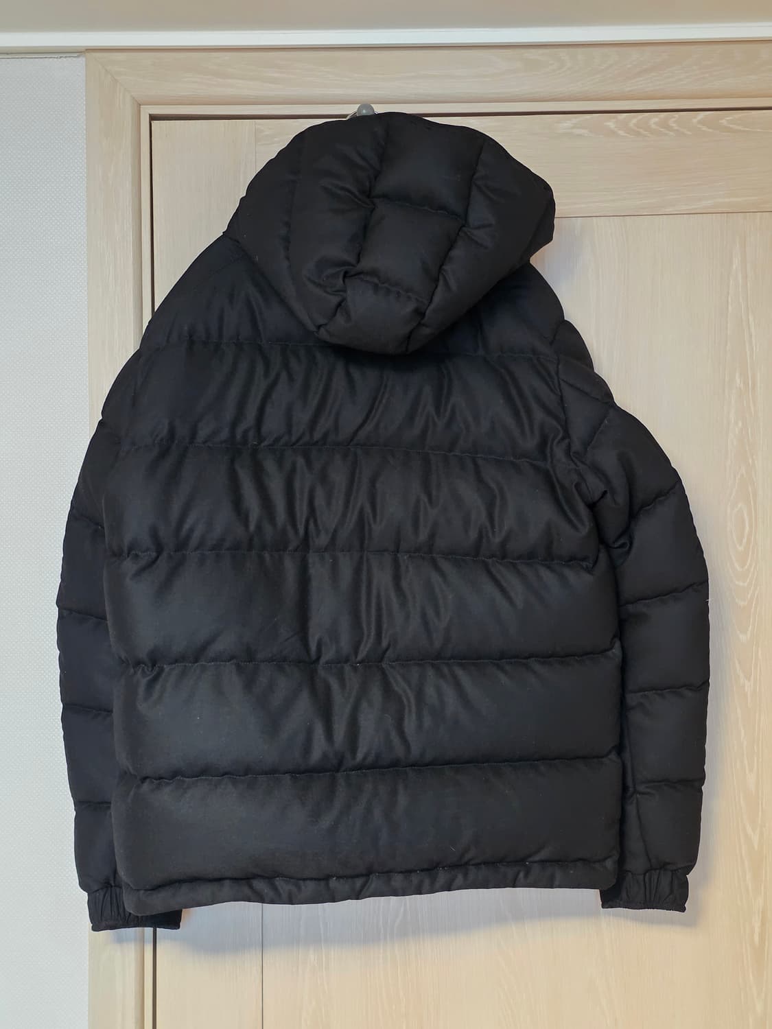 [5사이즈] 몽클레어 몽제네브르 블랙 숏 다운 패딩 상품이미지3