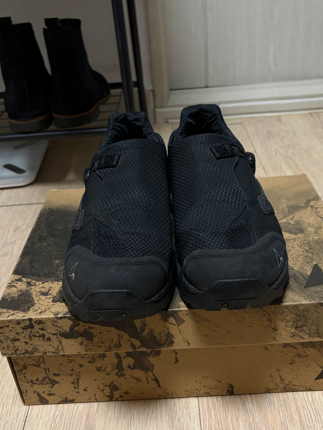 로아 미나르 42 블랙 판매 상품이미지1