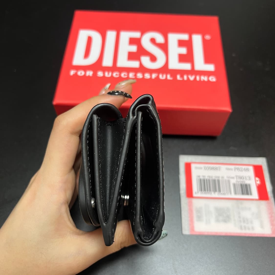 디젤 1DR TRI FOLD 무광 반지갑 블랙  상품이미지8