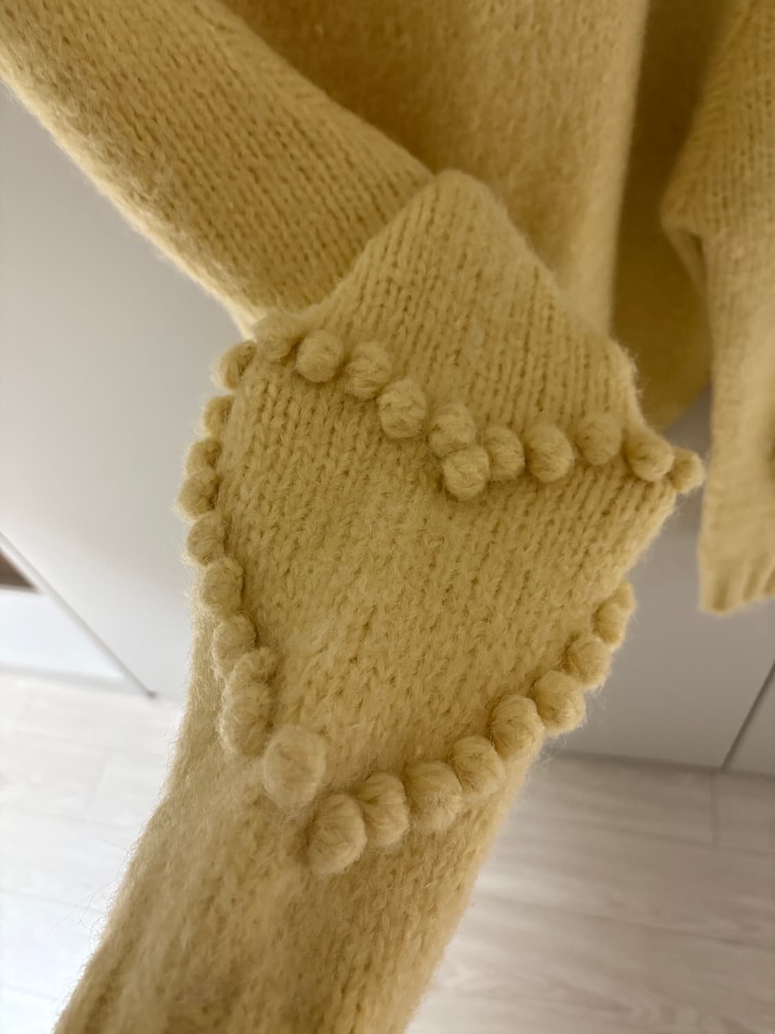 론론 HEART SLEEVE PULLOVER YELLOW KNIT 상품이미지6