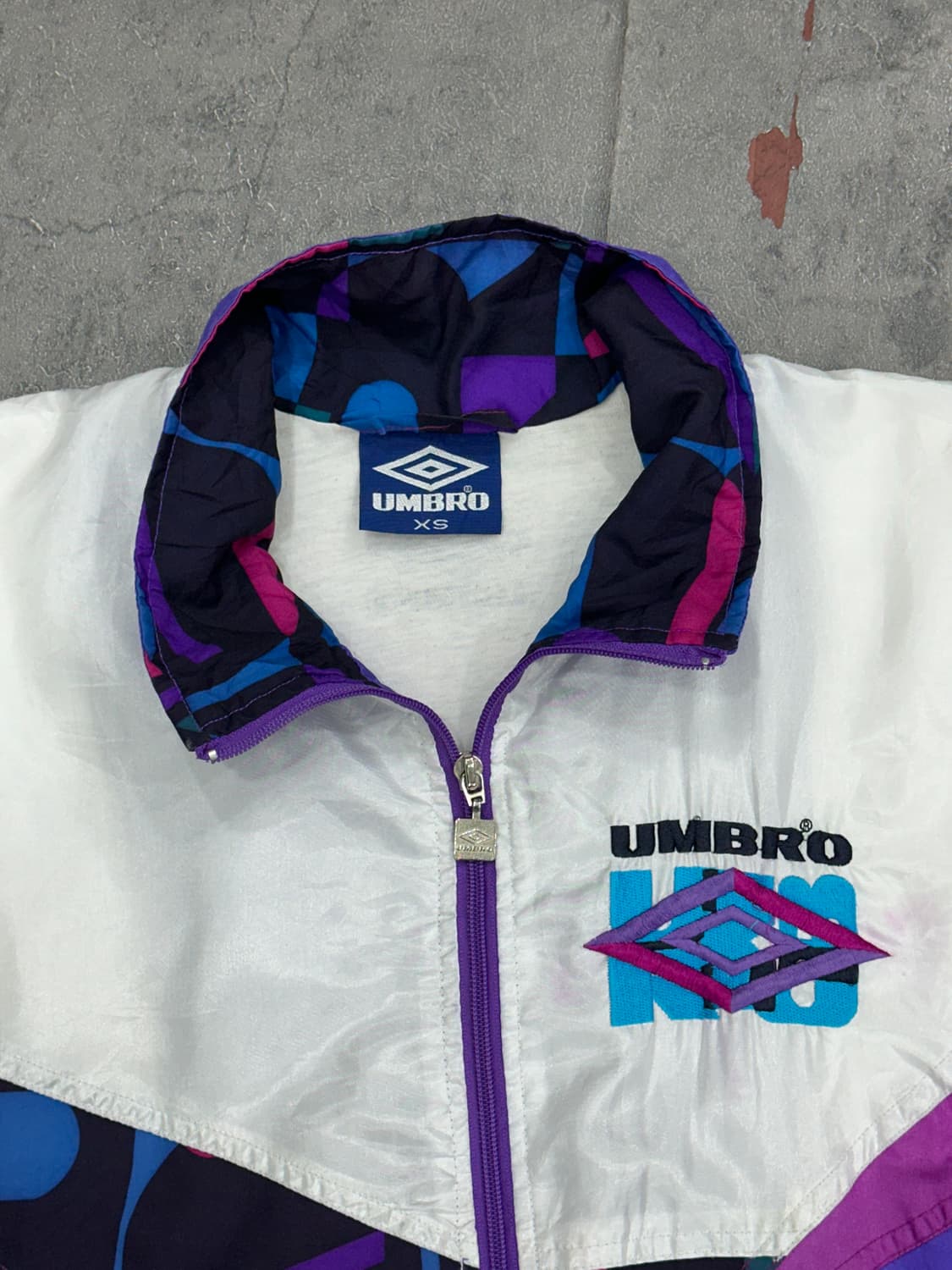 엄브로 올드스쿨 바람막이 상품이미지2