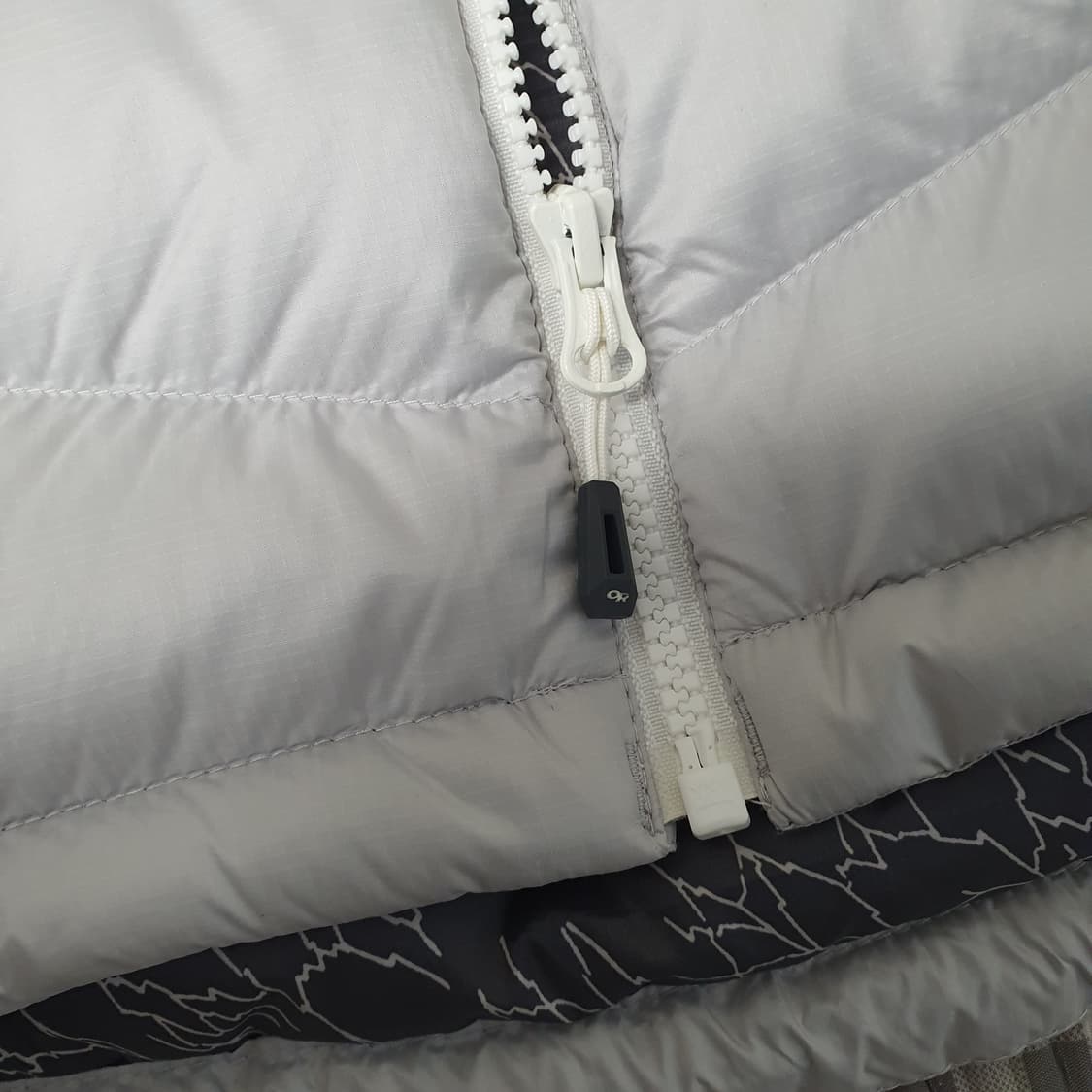 아웃도어 리서치 거위털 경량패딩 공용95 상품이미지5