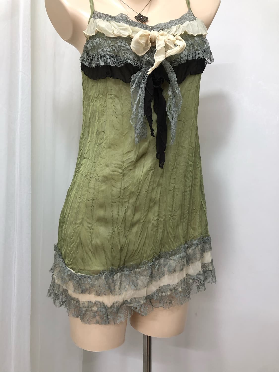 green lace trimmed sleeveless 상품이미지5