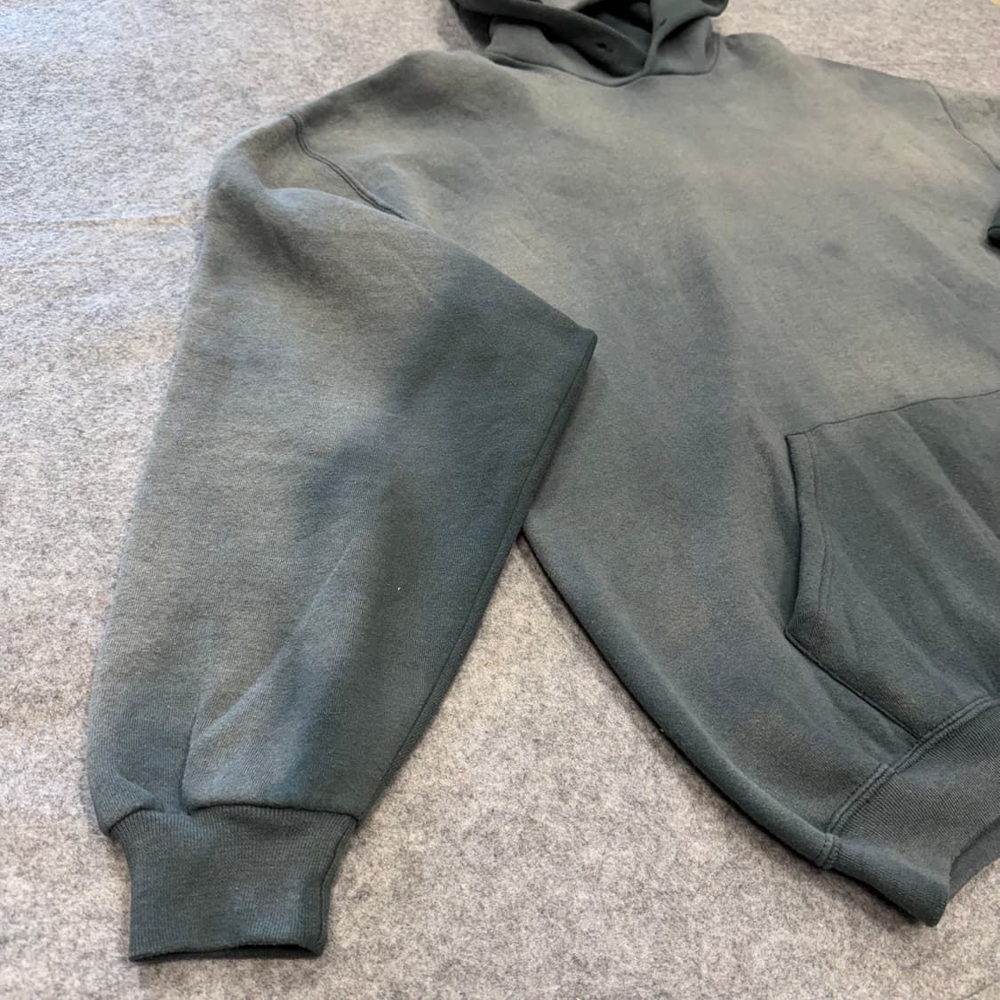 90s Vintage Russell Sun Faded Hoodie 상품이미지3