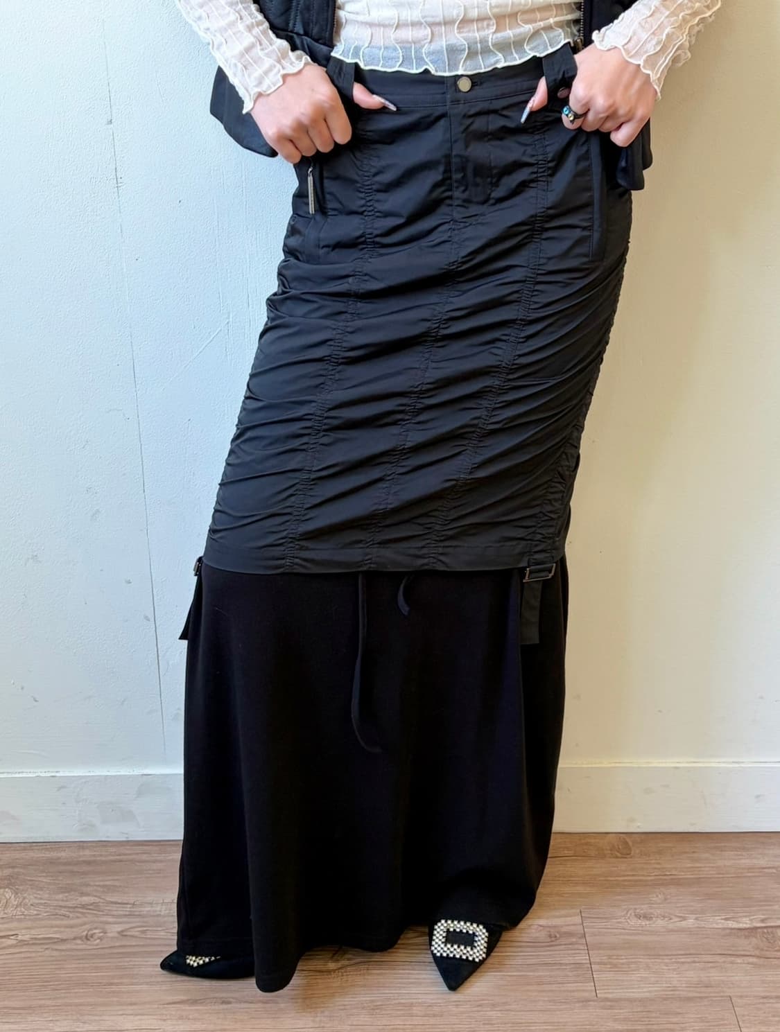 NOVESPAZIO 블랙 셔링 스커트 상품이미지4