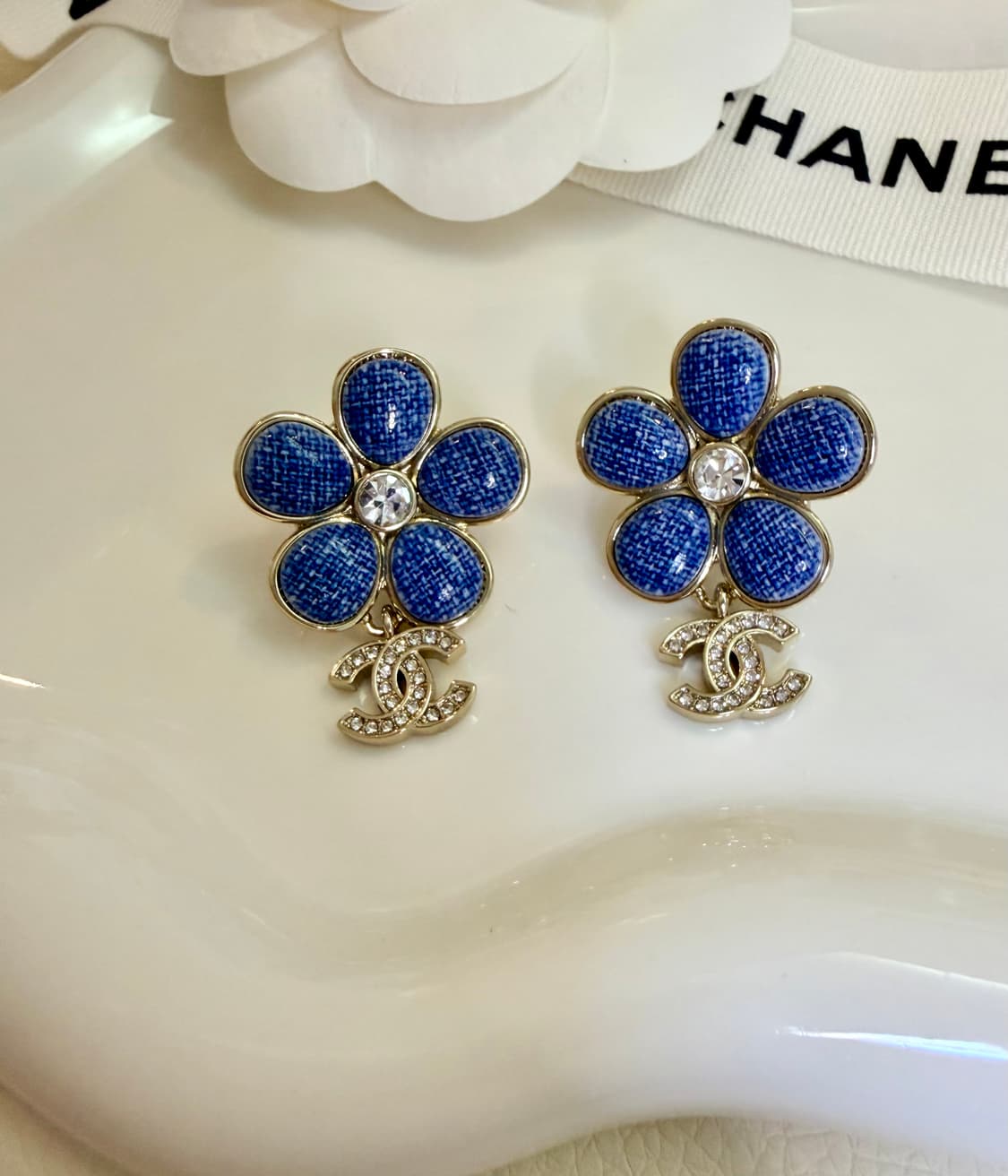 샤넬 데님풍 플라워 CC 드롭귀걸이 업사이클링 상품이미지4
