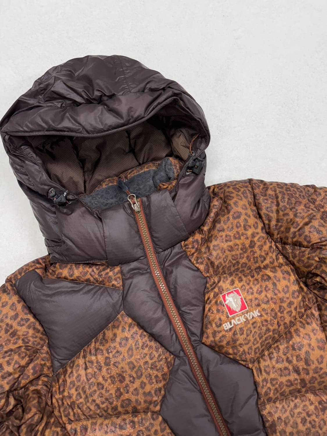 블랙야크 레오파드 구스다운 상품이미지2
