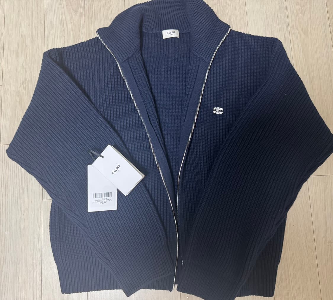셀린느 네이비 집업 니트팝니다 상품이미지2
