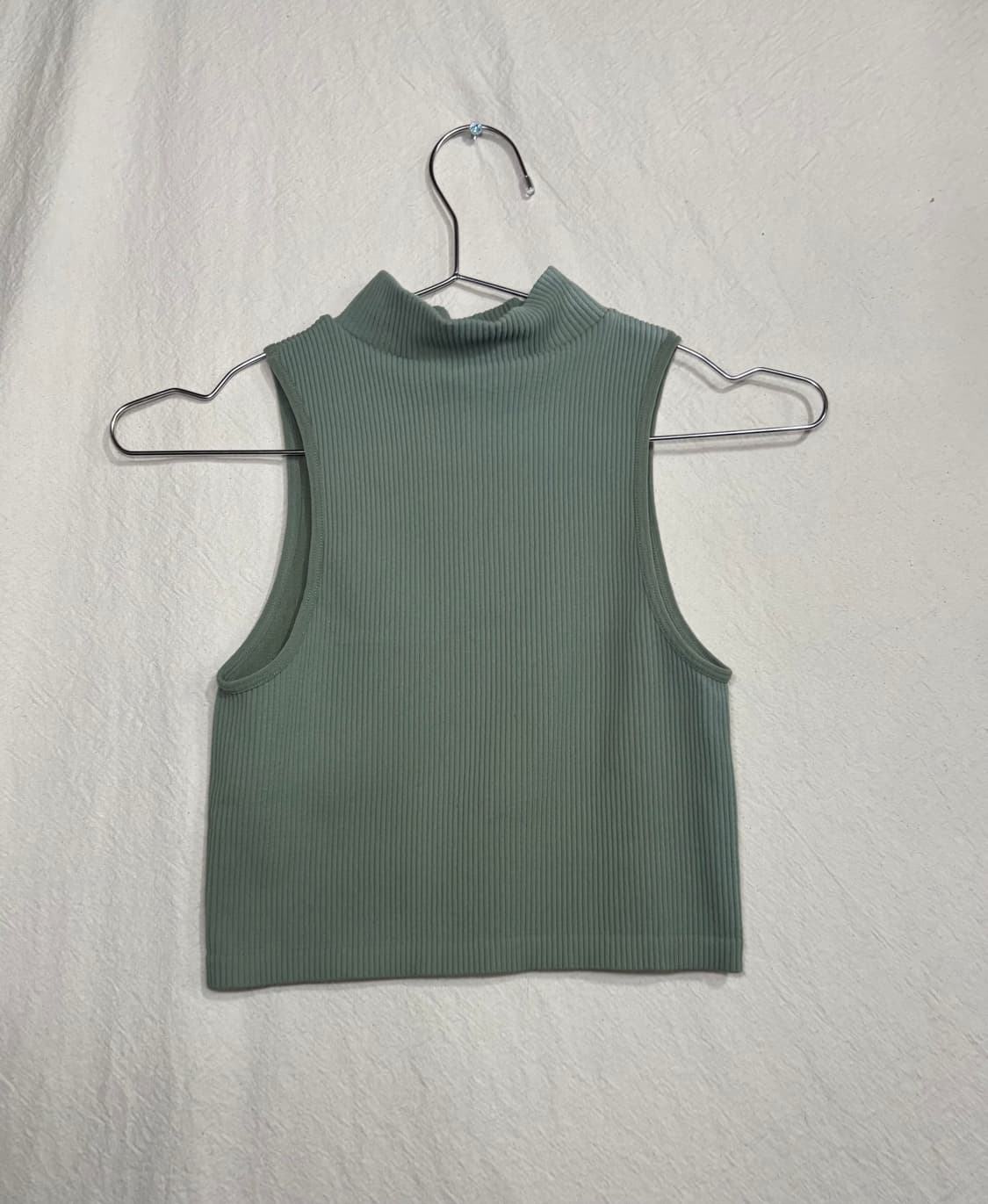 ZARA 홀터 반폴라 크롭티 상품이미지1
