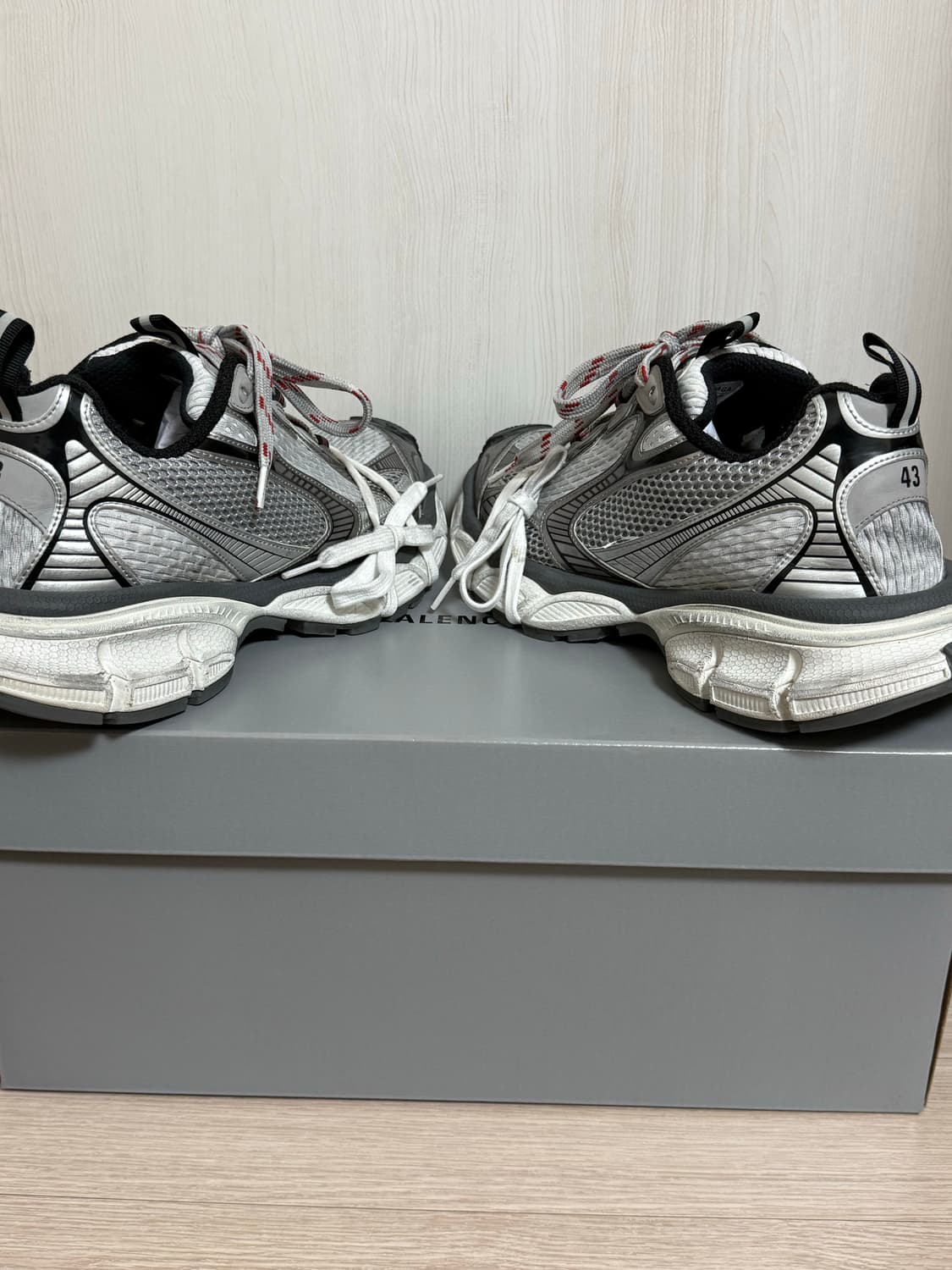 (43) 새상품급 발렌시아가 3xl 그레이 레드 화이트 백화점판 상품이미지4