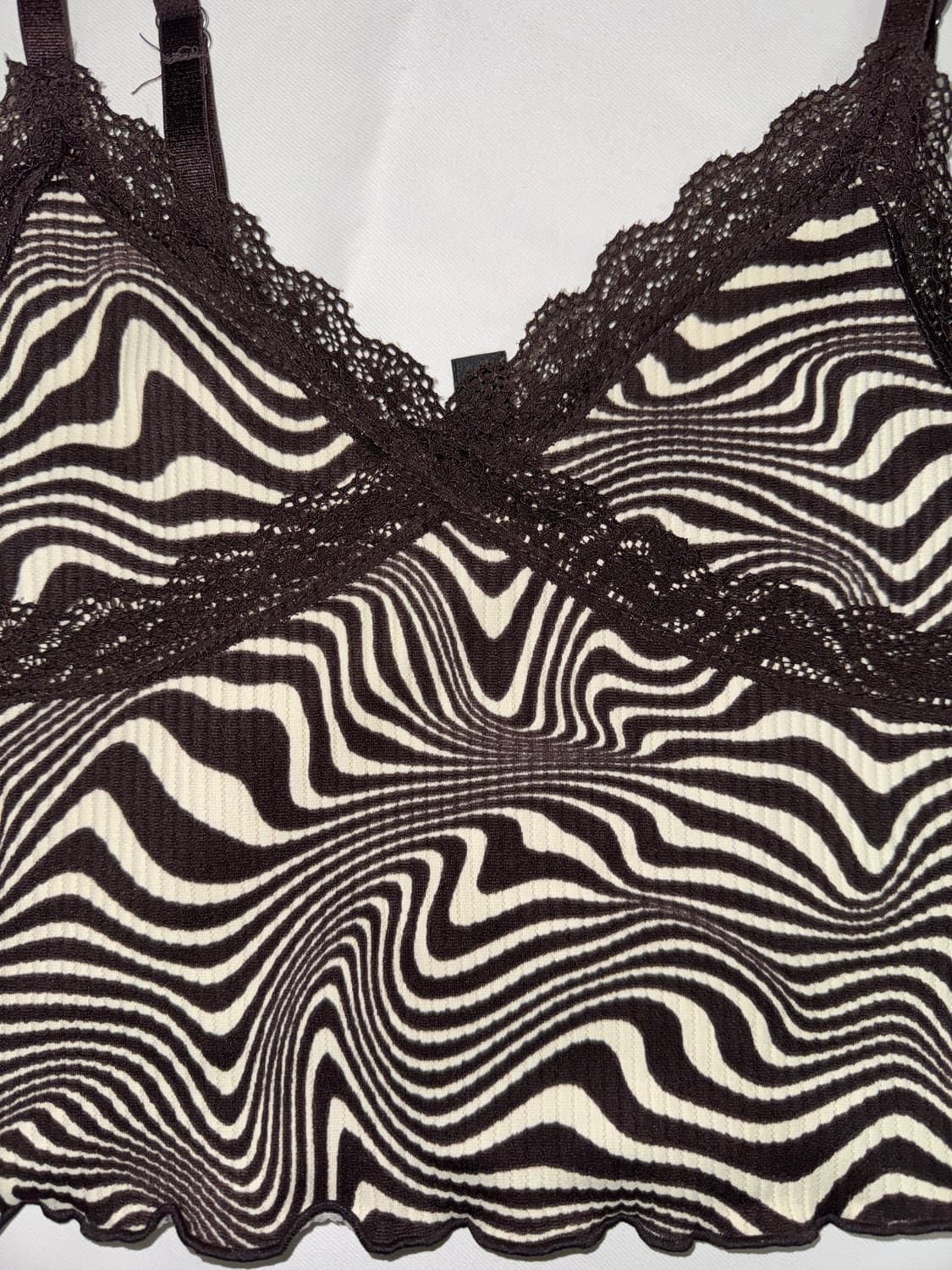 H&M) 패턴 레이스 슬리브리스 크롭탑 상품이미지3