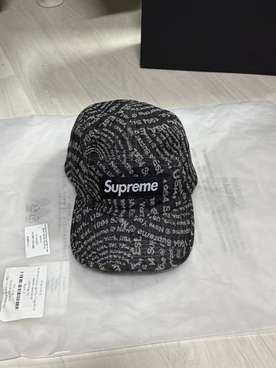 supreme 자카드 데님 캠프캡 블랙 상품이미지1