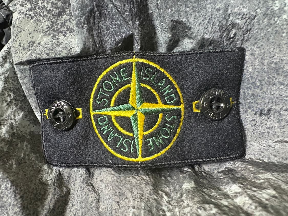 [S] 스톤아일랜드 24ss 디졸빙 그리드 카모 온 에코닐 자켓 상품이미지2