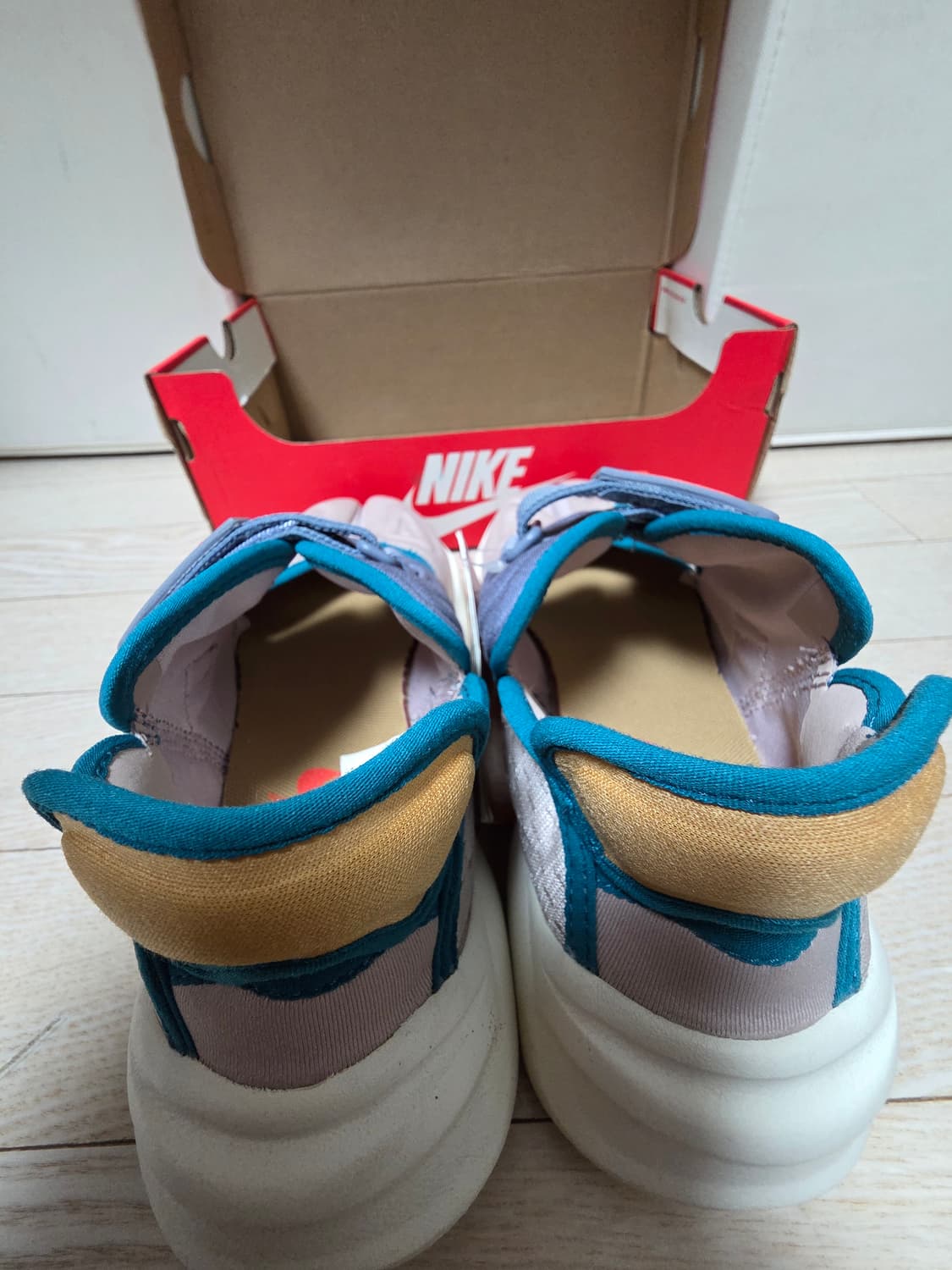 나이키 아쿠아 리프트 230 상품이미지4