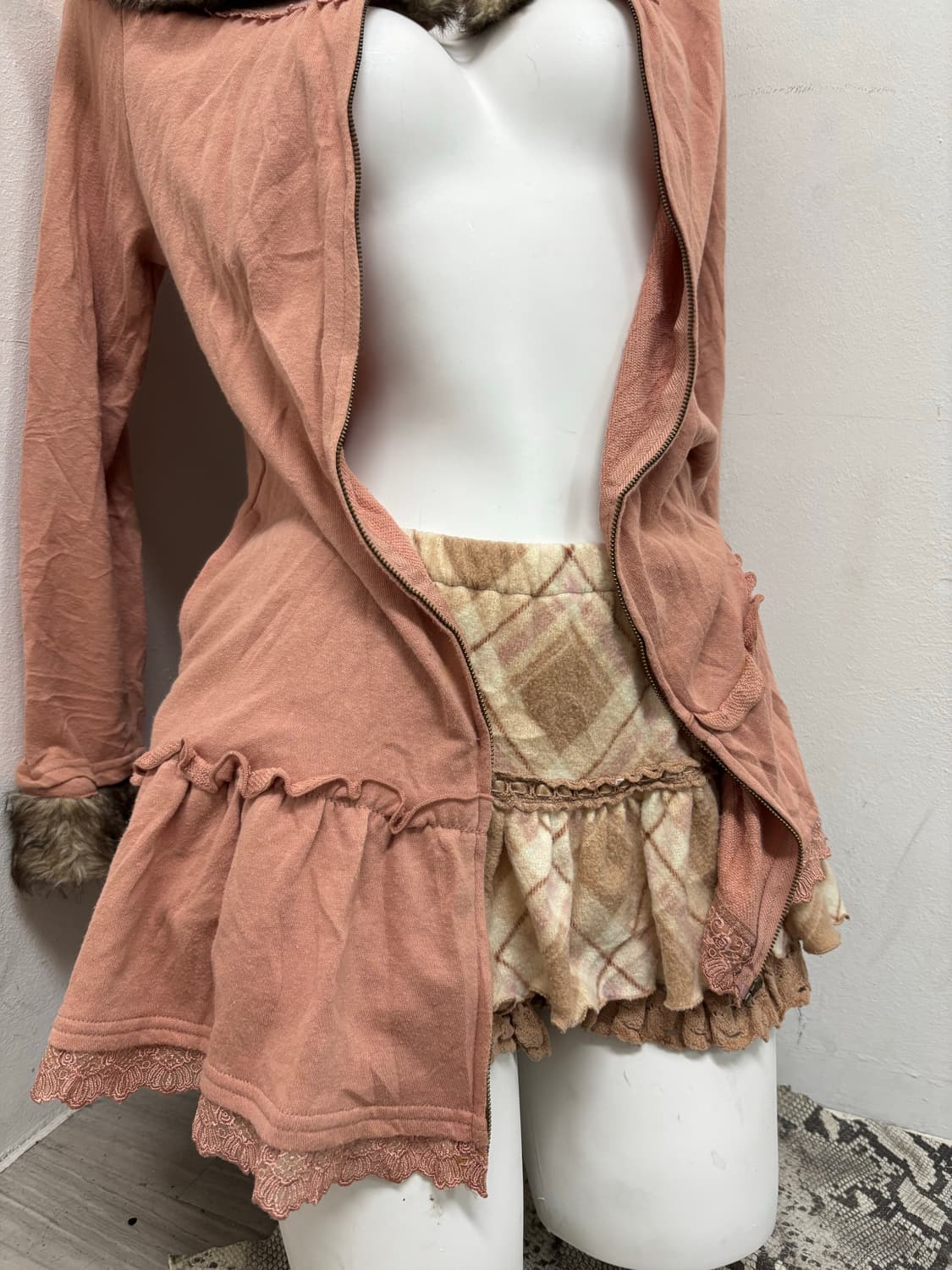 “AXES FEMME” Rare Design Lace Detail Fur 상품이미지2