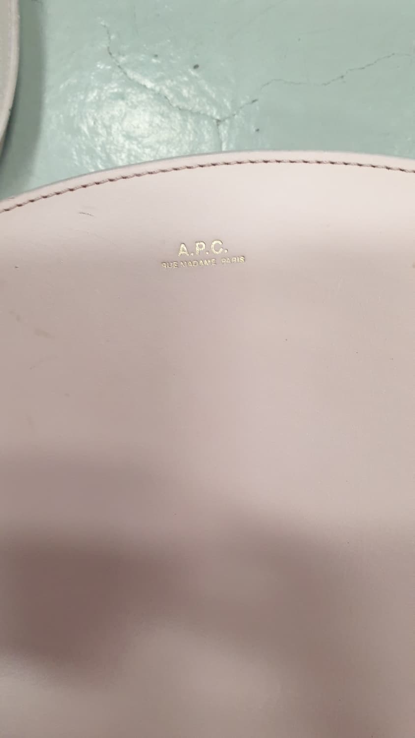 A.P.C. 하프문백 라이트핑크 가방 상품이미지2