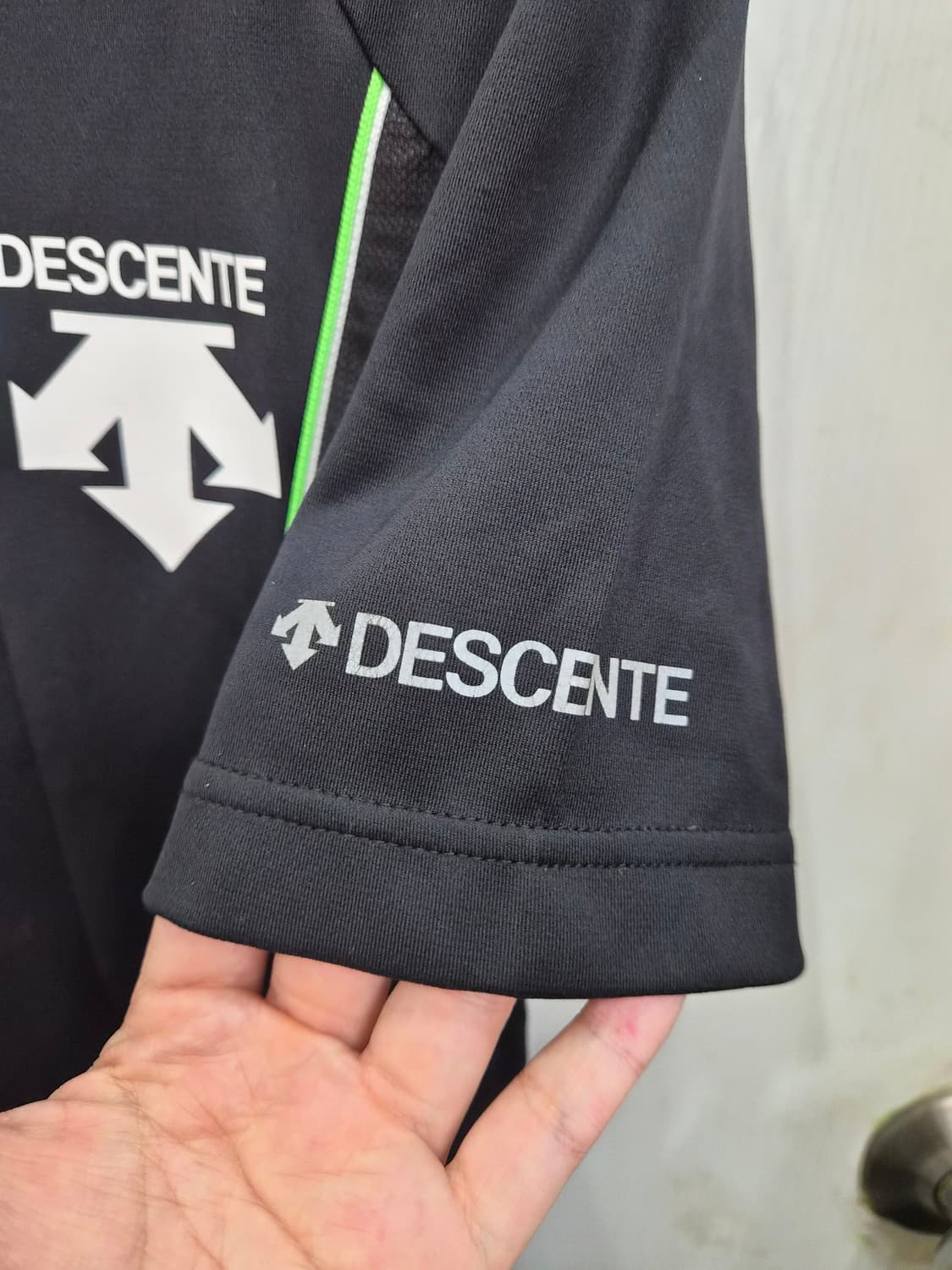 95,M)) DESCENTE 데상트 반팔 져지 ! 컨디션 굿굿굿~~~ 상품이미지4
