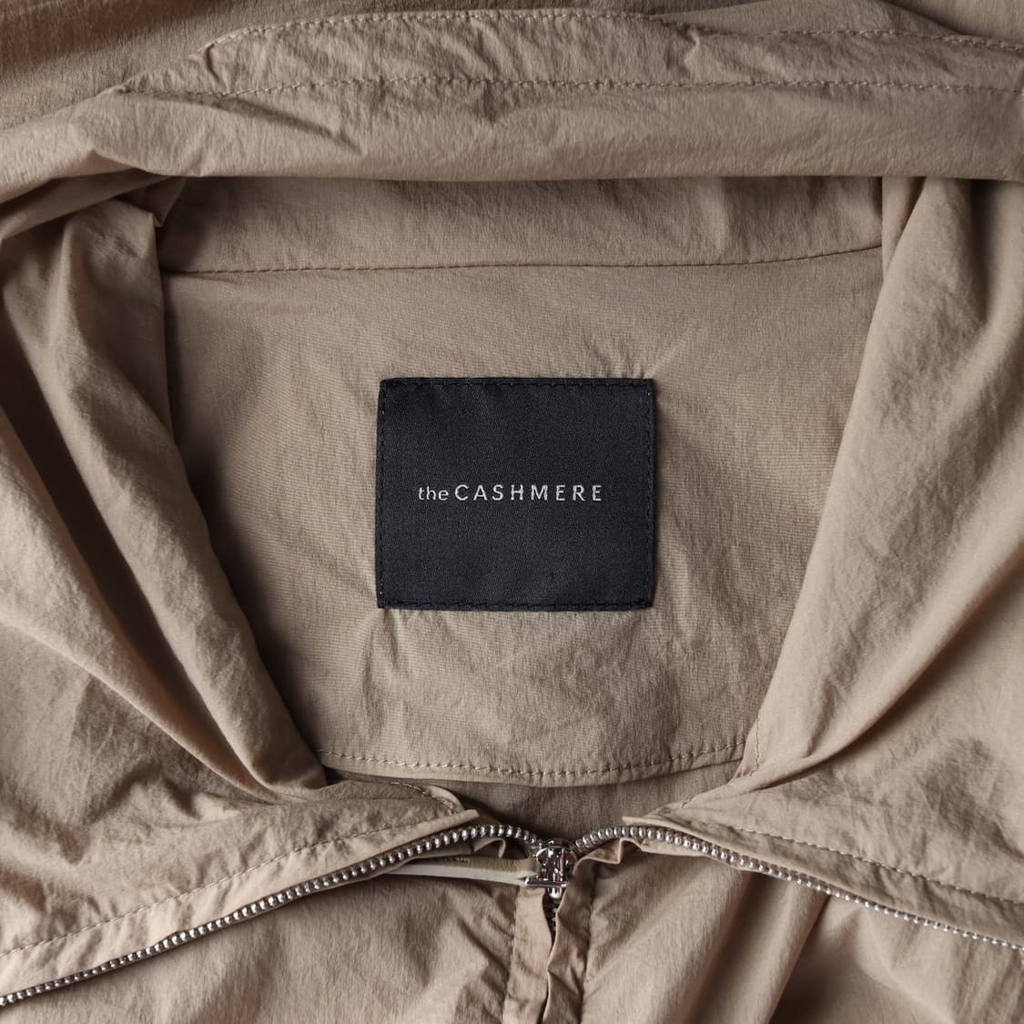 더 캐시미어 25FW 숏 바람막이 카라 집업 점퍼 베이지
 상품이미지5