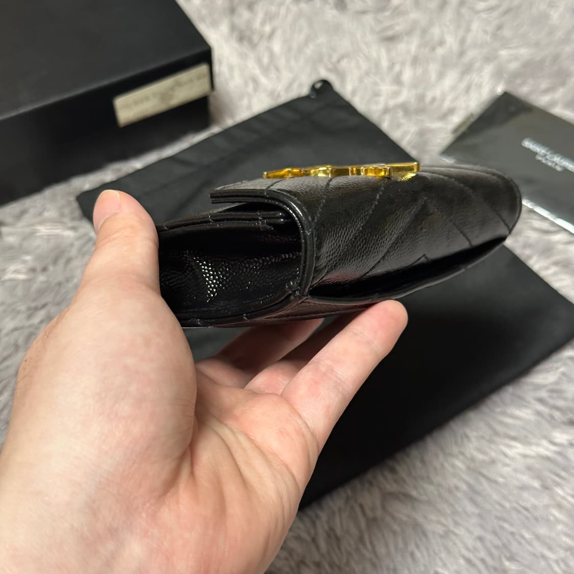 [풀구성] 입생로랑 마틀라세 엔벨로프 중지갑 블랙 상품이미지7