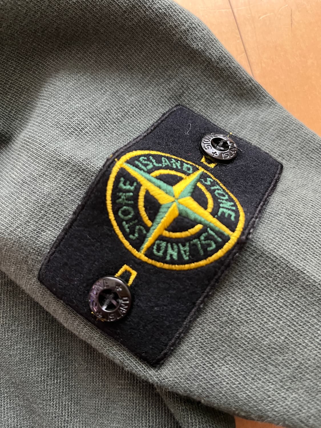 스톤아일랜드 크루넥 스웻셔츠 상품이미지2