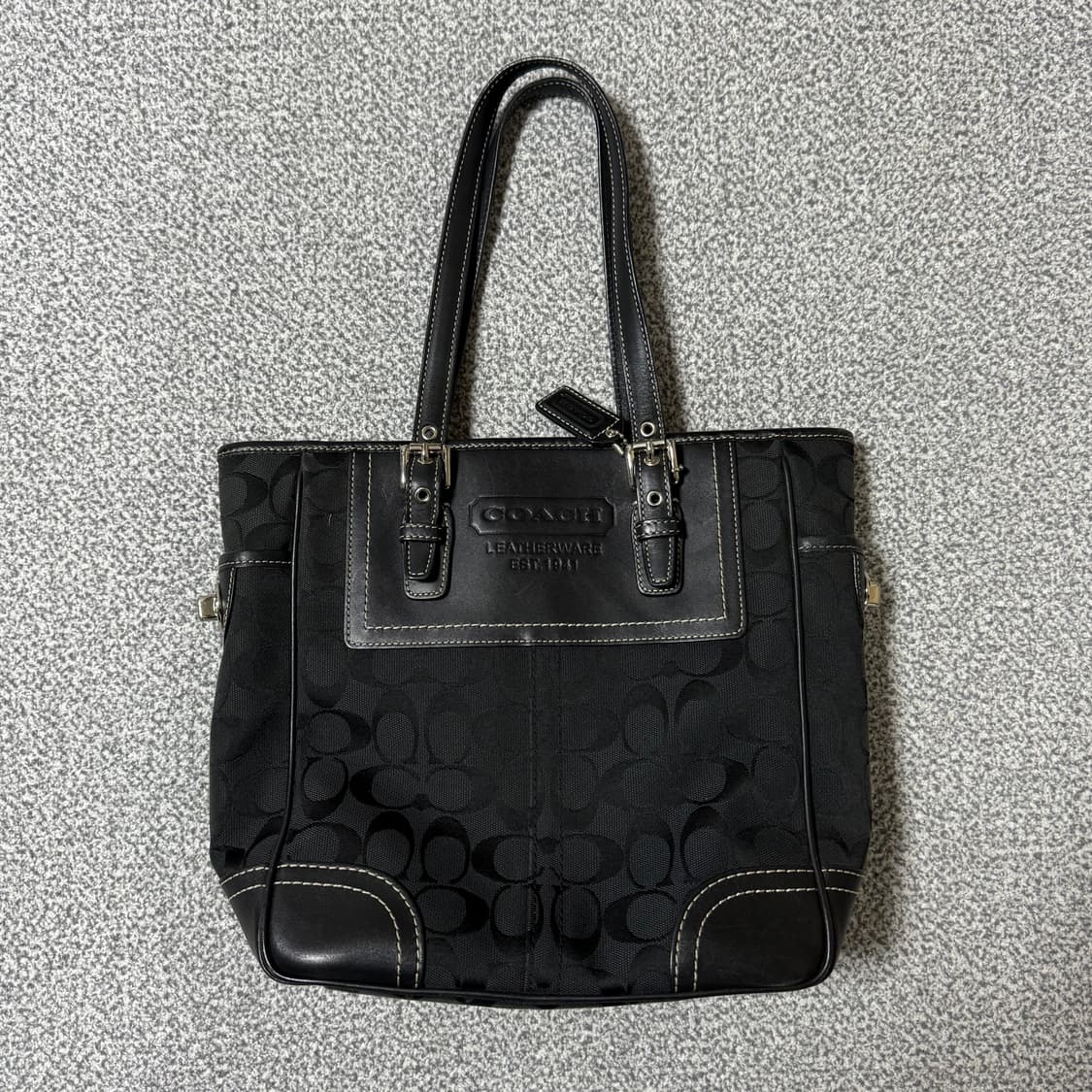 코치 시그니처 토트백 상품이미지1
