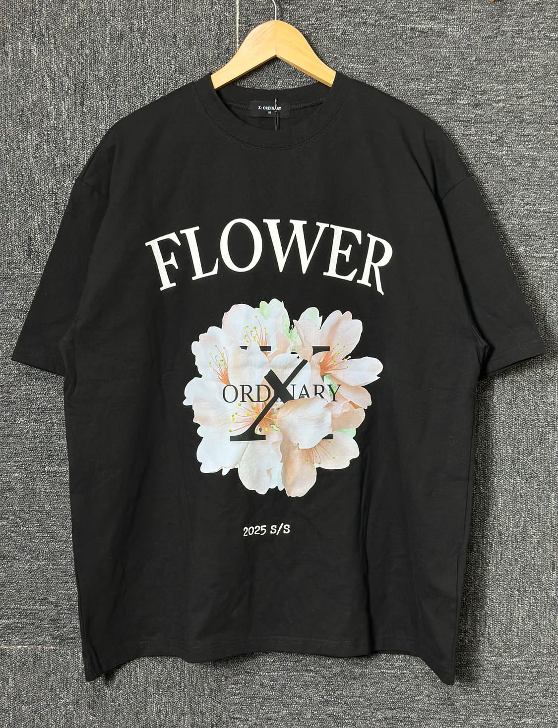 X:ORDINARY 플라워 프린팅 블랙 티셔츠 상품이미지1