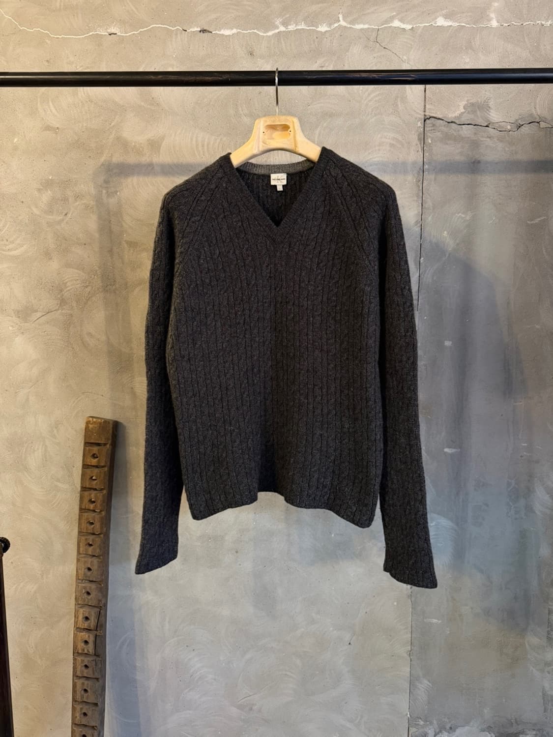 캘빈클라인 브이넥 케이블 니트 100~103 상품이미지1