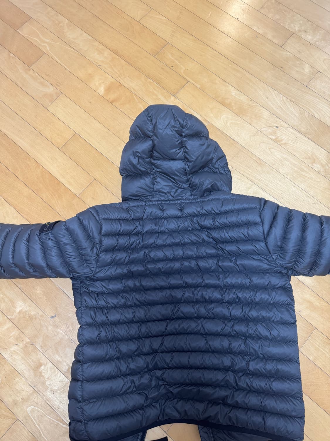 스톤아일랜드 경량패딩 상품이미지2