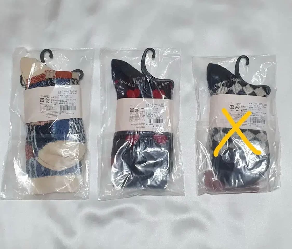 크림베이지 블랙 레드브라운 핑크 하트 러브 체크 비비안웨스트우드 양말 상품이미지2