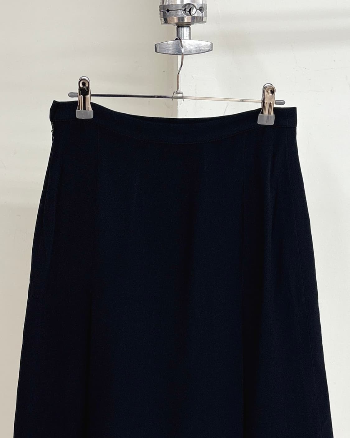 베르사체 블랙 플리츠 미디 스커트 상품이미지5