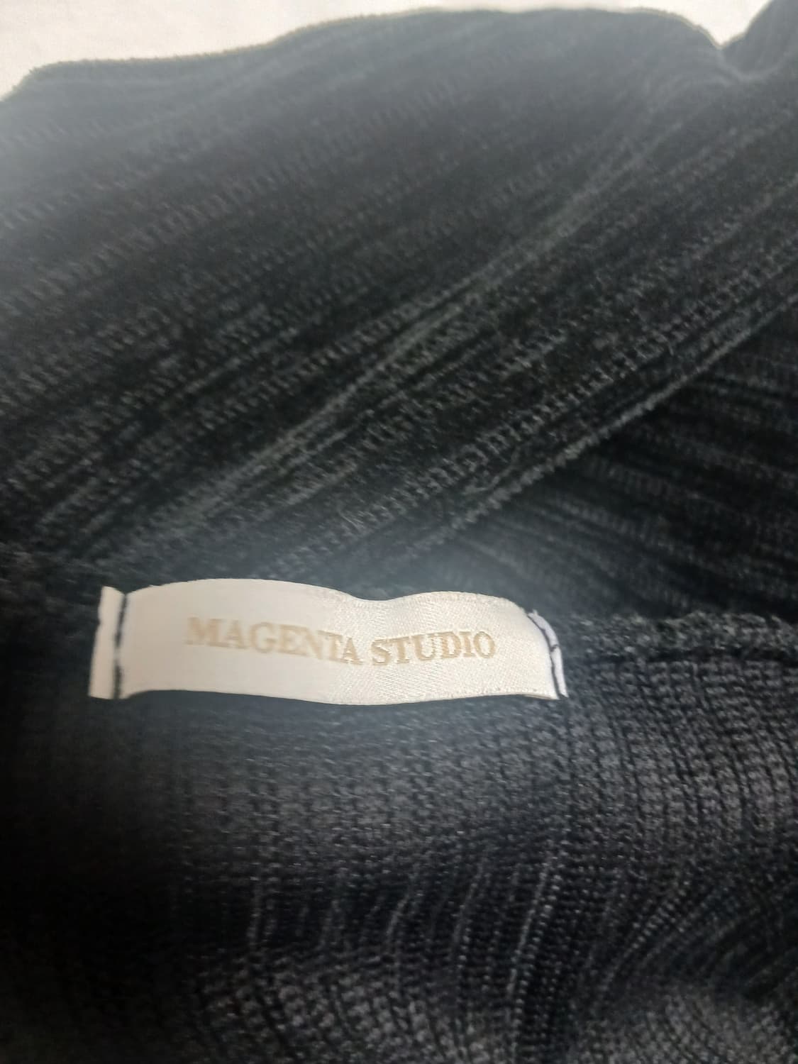 [마젠타 스튜디오]블랙 골지 니트 후드 집업 판매 상품이미지2