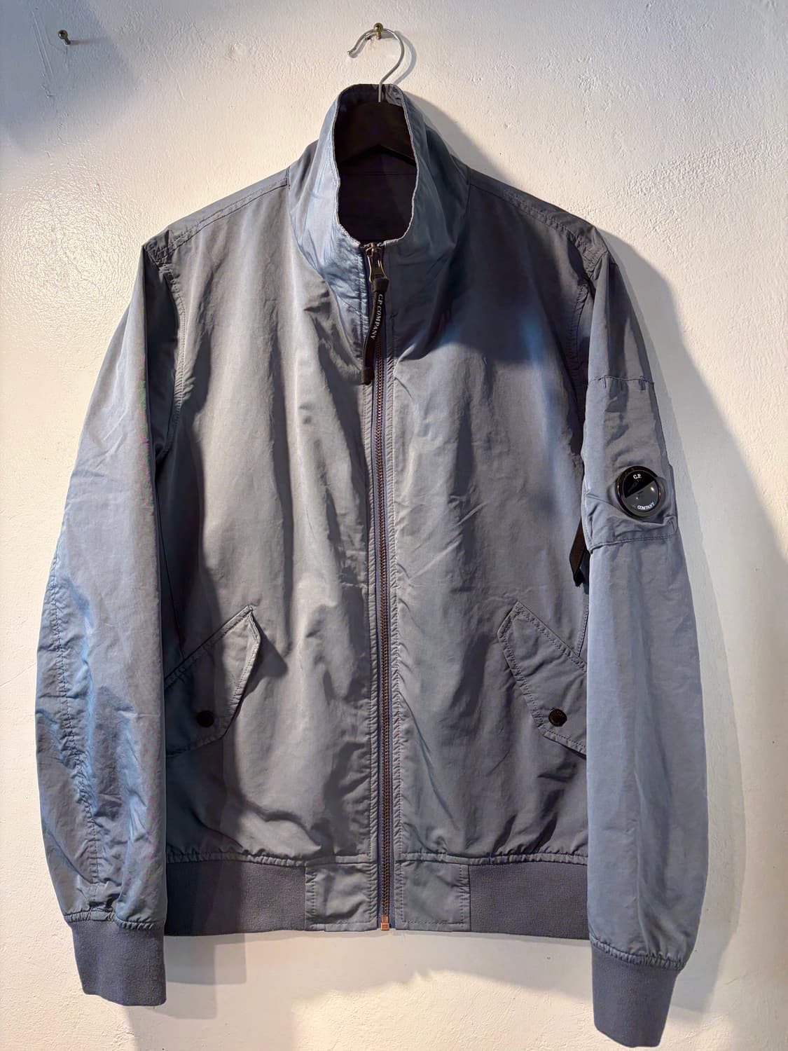 CP COMPANY 렌즈 와펜 블루종 상품이미지1