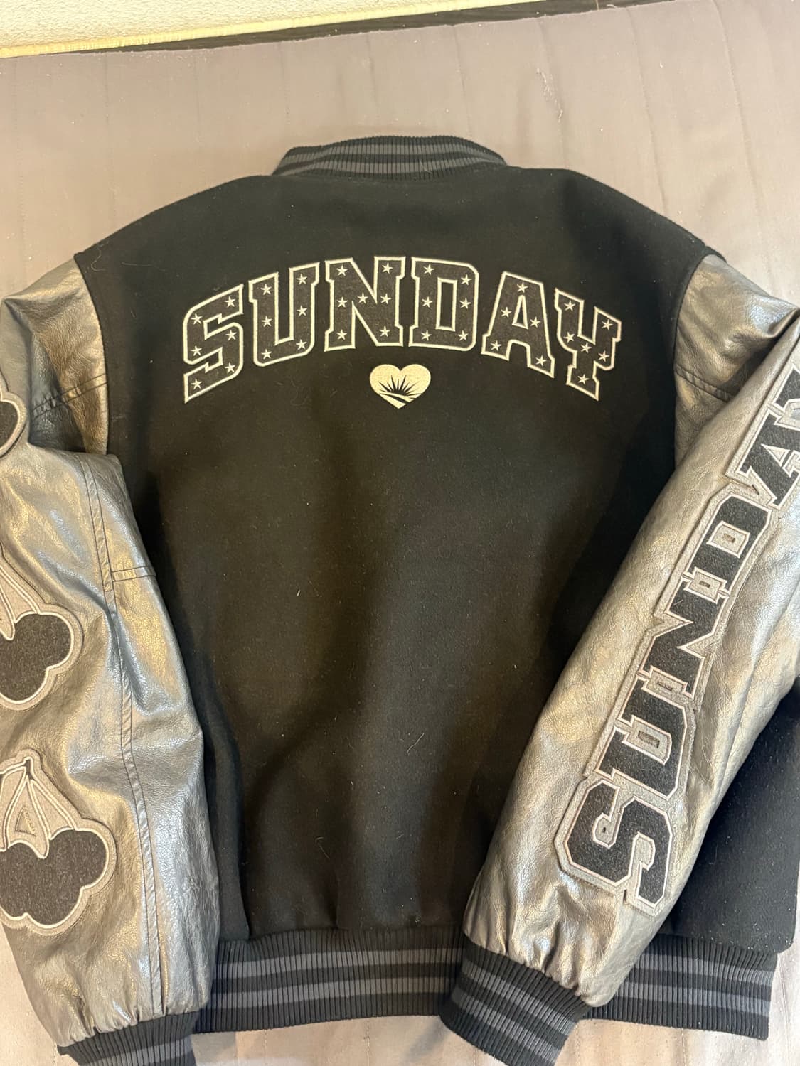 선데이 후르츠 마켓 바시티 자켓 블랙 상품이미지3