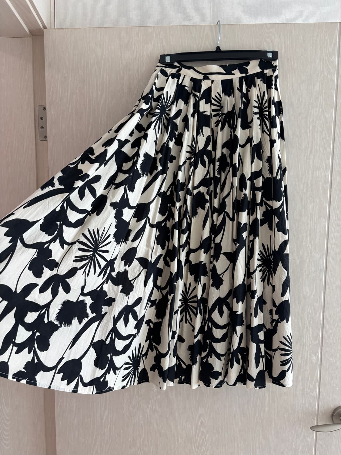 모멧 MOMET 플라워 볼륨 롱 스커트 big pattern 상품이미지4