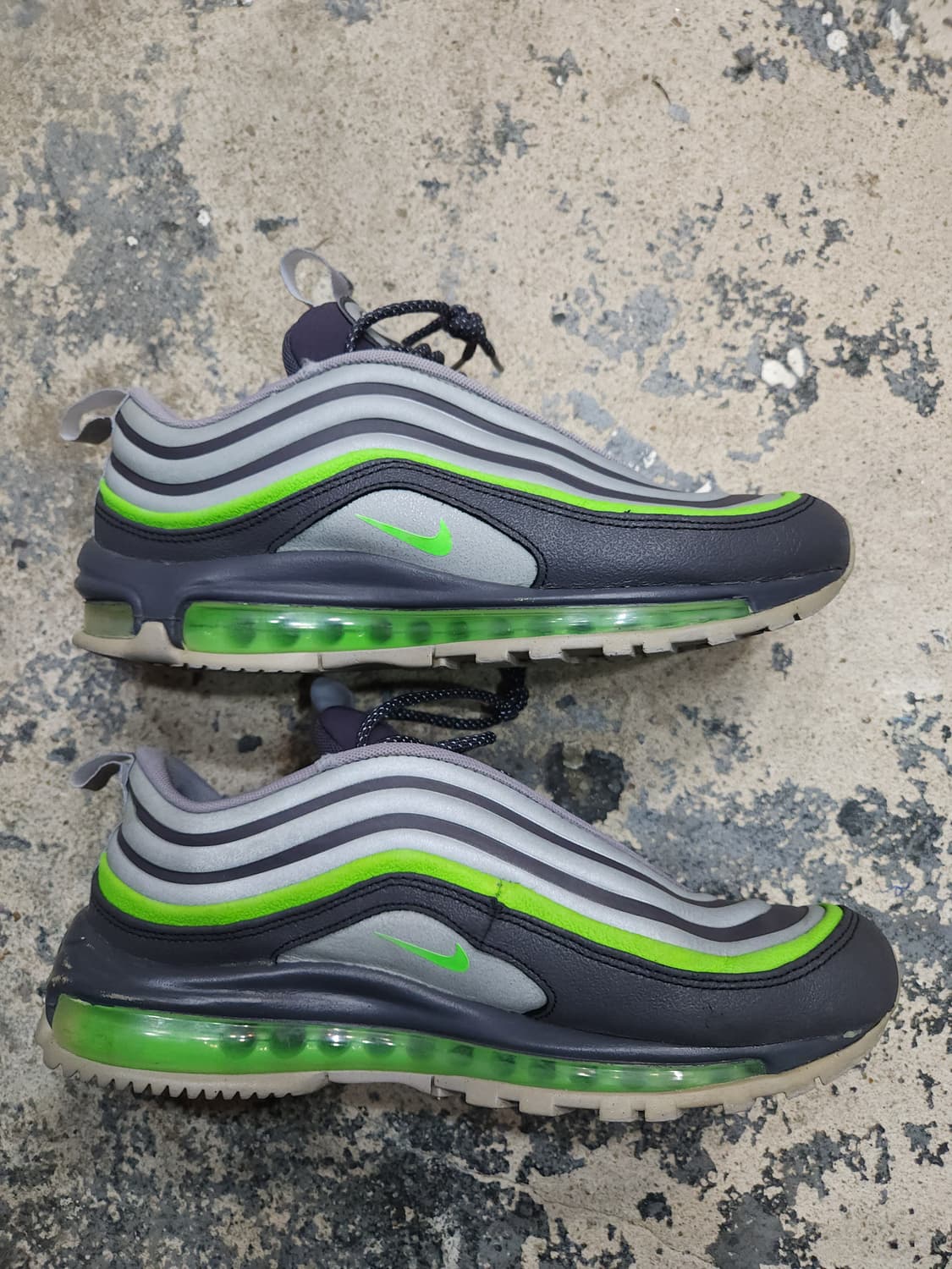 나이키 에어맥스 97 네온윈터 유틸리티 260mm

 상품이미지4