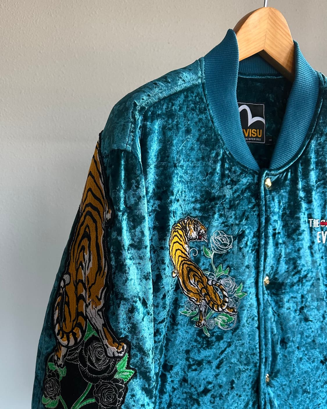 [2XL]에비수 Evisu 타이거 벨루어 벨벳 블루종 점퍼 상품이미지2